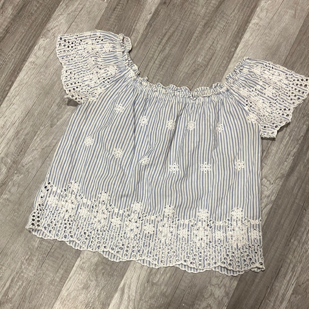 Embroidered Hollister top
